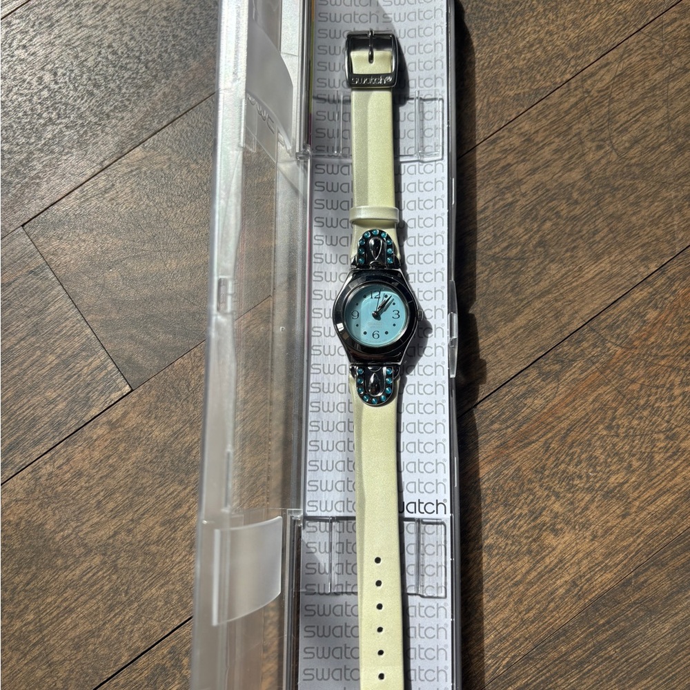 SWATCH Cream Classic Watch - Picture 3 of 3